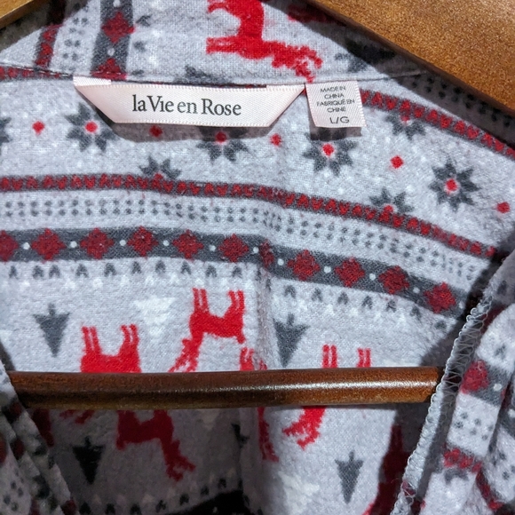 La Vie en Rose Reindeer Pattern Pyjama Top - Picture 2 of 4